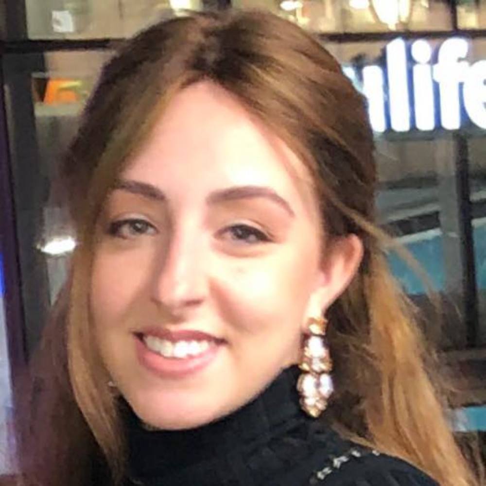 Meet your Posher, Adina